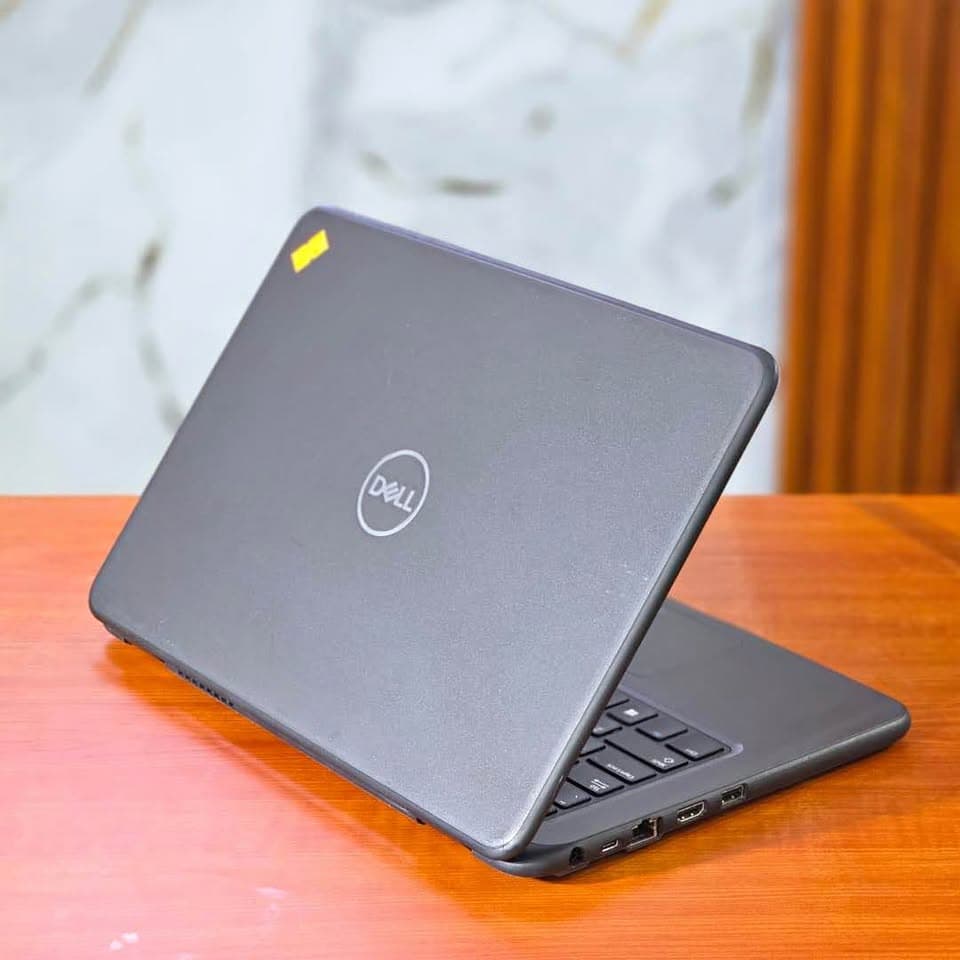 Dell Latitude 3300 Ultrabook Compact core i3 de 7ᵉ Génération 8 Go RAM | 256 Go SSD